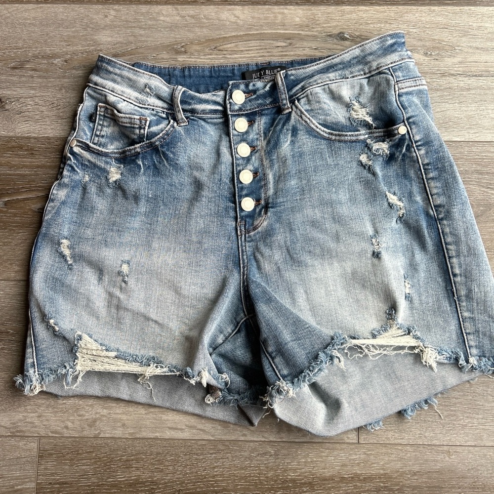 Judy Blue 1XL Distressed Denim Shorts Light Wash
